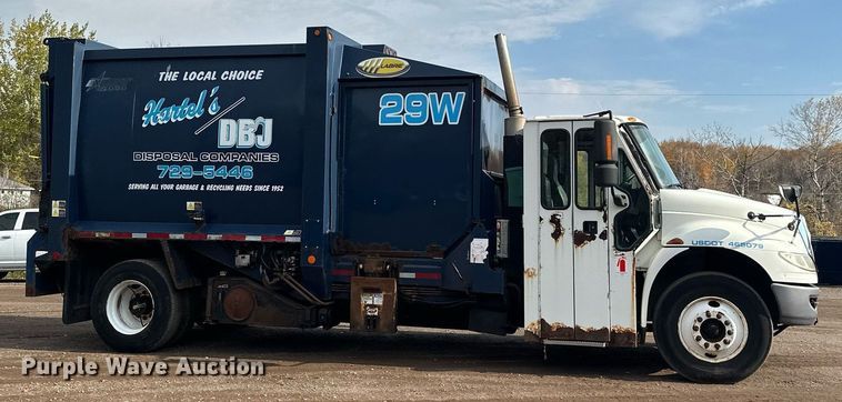 image for item MQ9518 2005 International 4400  refuse truck