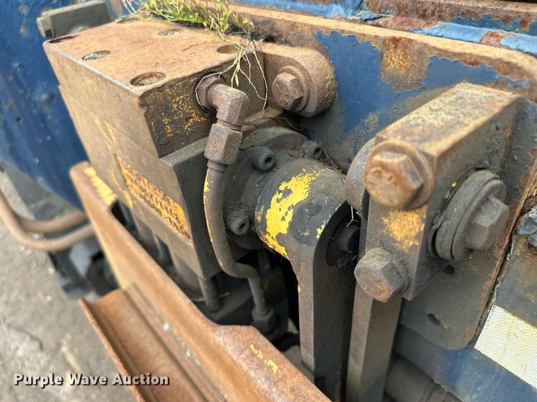 image for item MQ9518 2005 International 4400  refuse truck