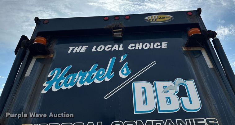 image for item MQ9518 2005 International 4400  refuse truck