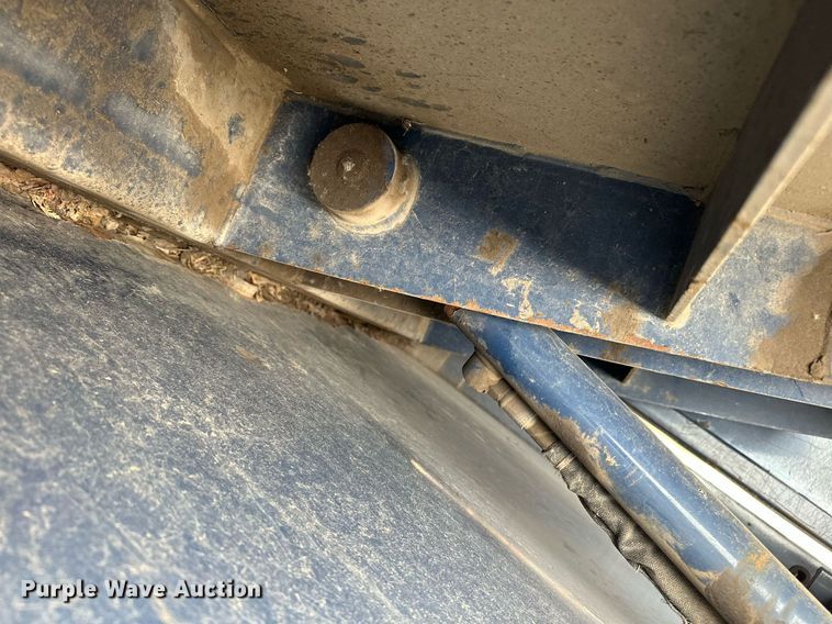 image for item MQ9518 2005 International 4400  refuse truck