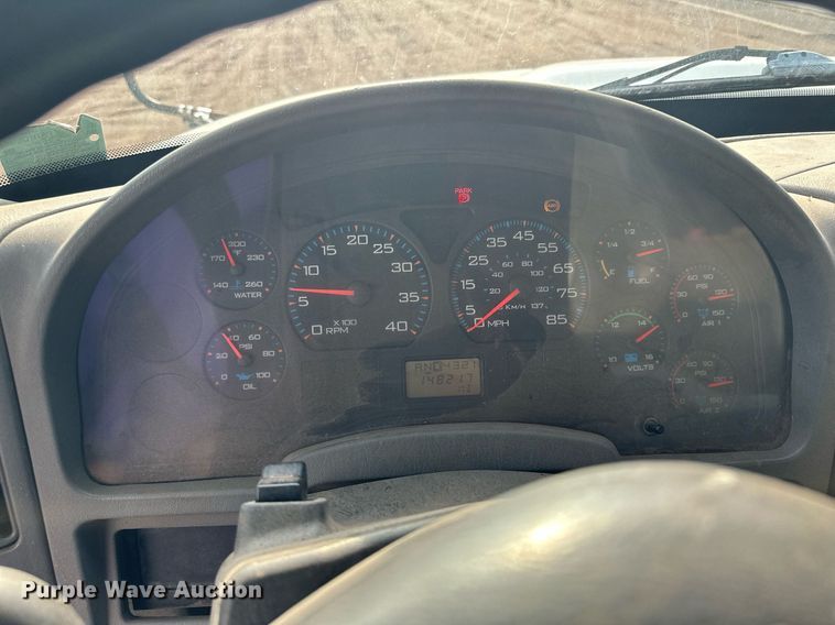 image for item MQ9518 2005 International 4400  refuse truck