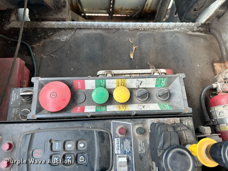 image for item MQ9518 2005 International 4400  refuse truck