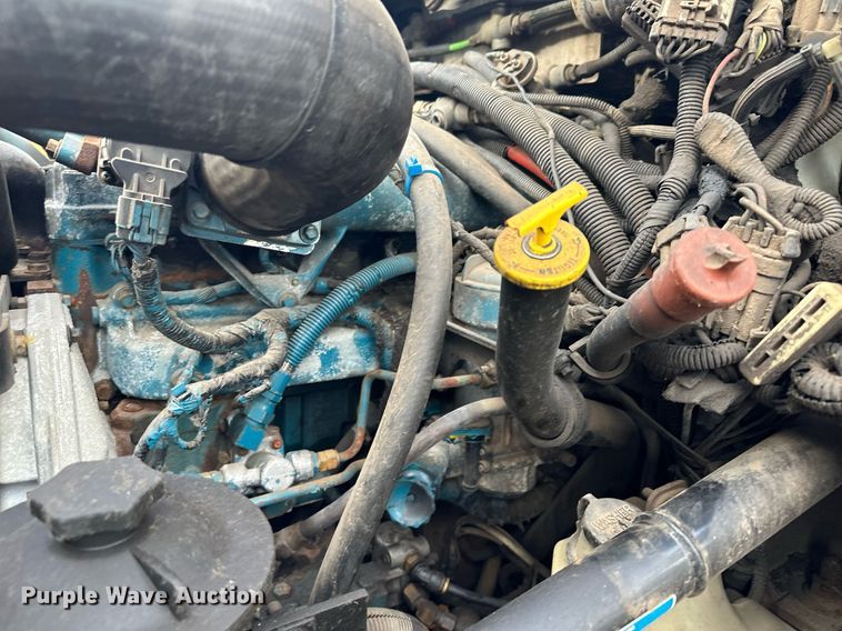 image for item MQ9518 2005 International 4400  refuse truck