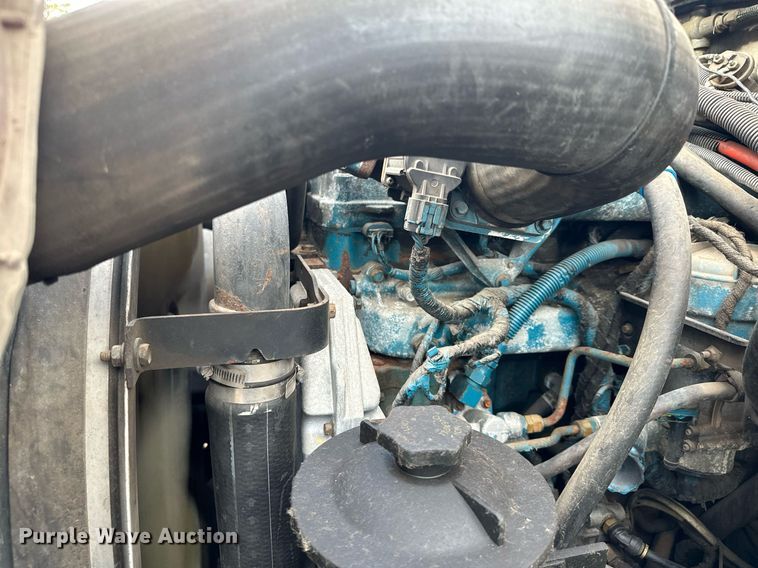 image for item MQ9518 2005 International 4400  refuse truck