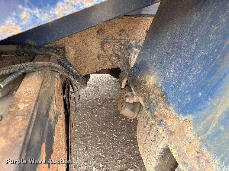 image for item MQ9518 2005 International 4400  refuse truck