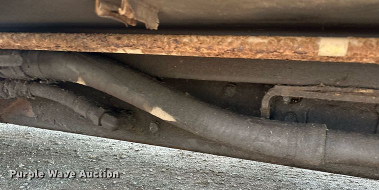 image for item MQ9518 2005 International 4400  refuse truck