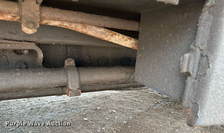 image for item MQ9518 2005 International 4400  refuse truck