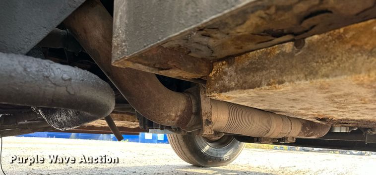 image for item MQ9518 2005 International 4400  refuse truck