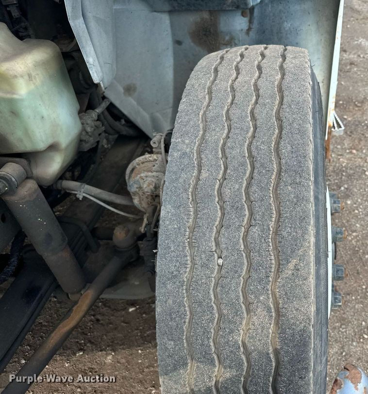 image for item MQ9518 2005 International 4400  refuse truck