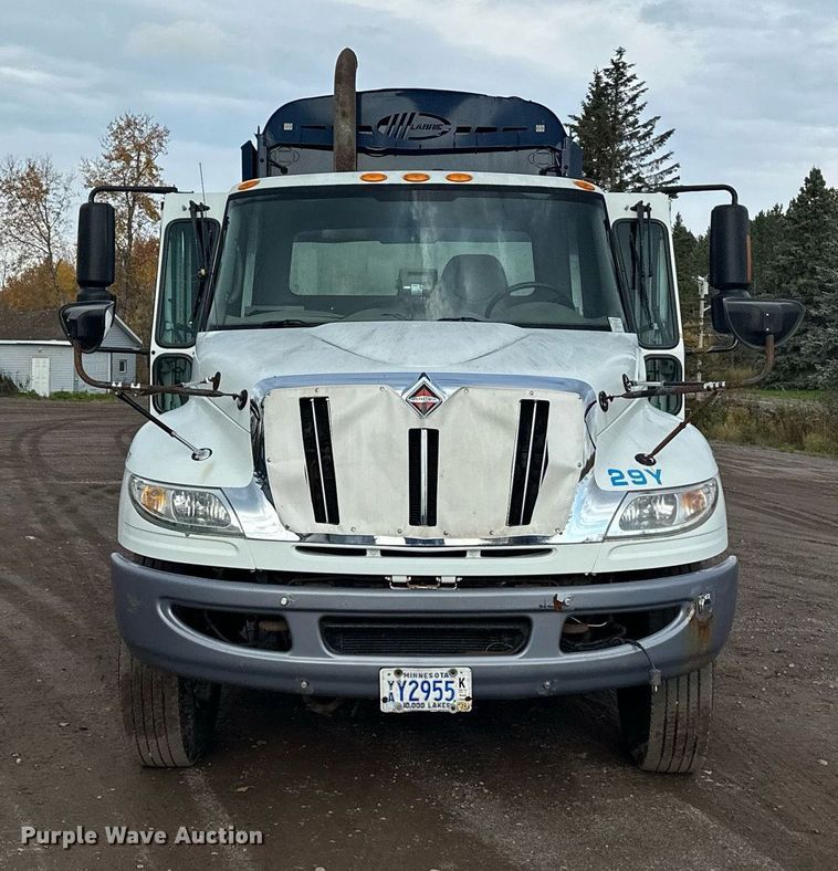 image for item MQ9519 2007 International 4400  refuse truck