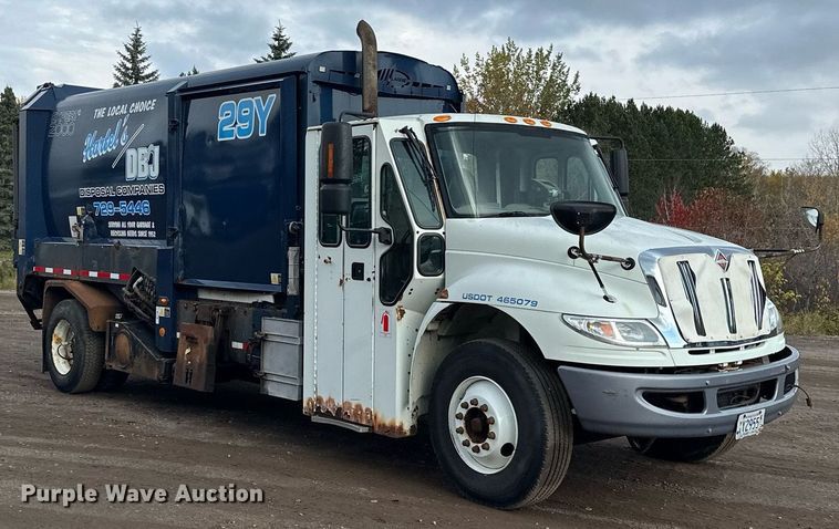 image for item MQ9519 2007 International 4400  refuse truck