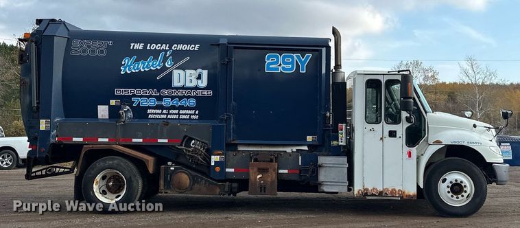 image for item MQ9519 2007 International 4400  refuse truck