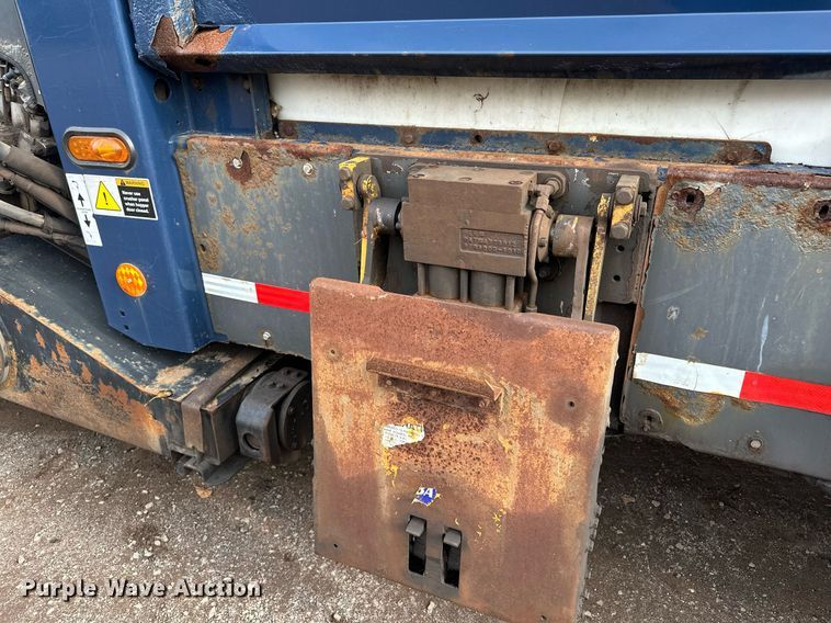 image for item MQ9519 2007 International 4400  refuse truck