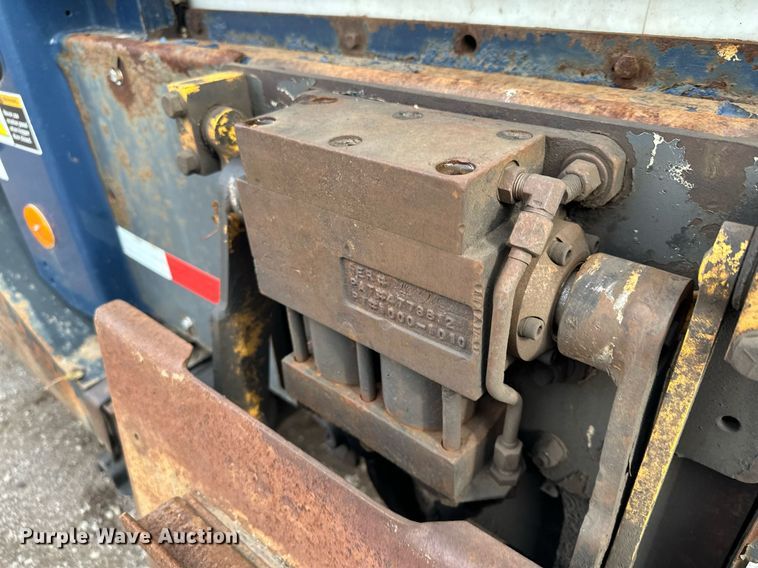 image for item MQ9519 2007 International 4400  refuse truck