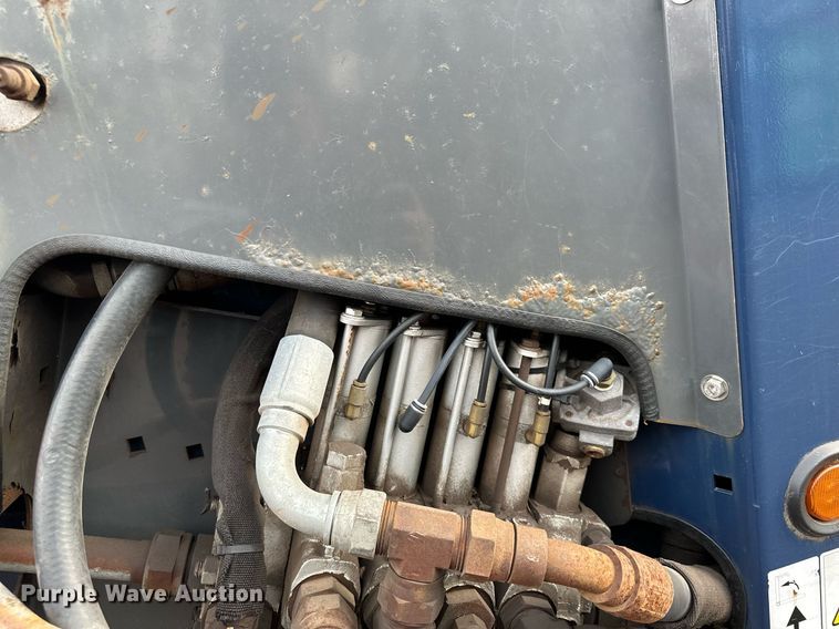 image for item MQ9519 2007 International 4400  refuse truck