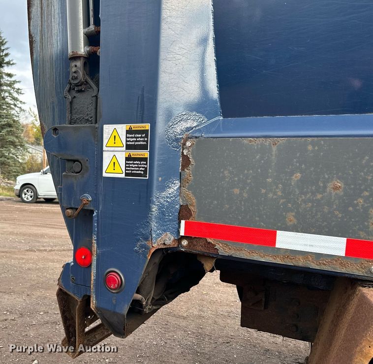 image for item MQ9519 2007 International 4400  refuse truck