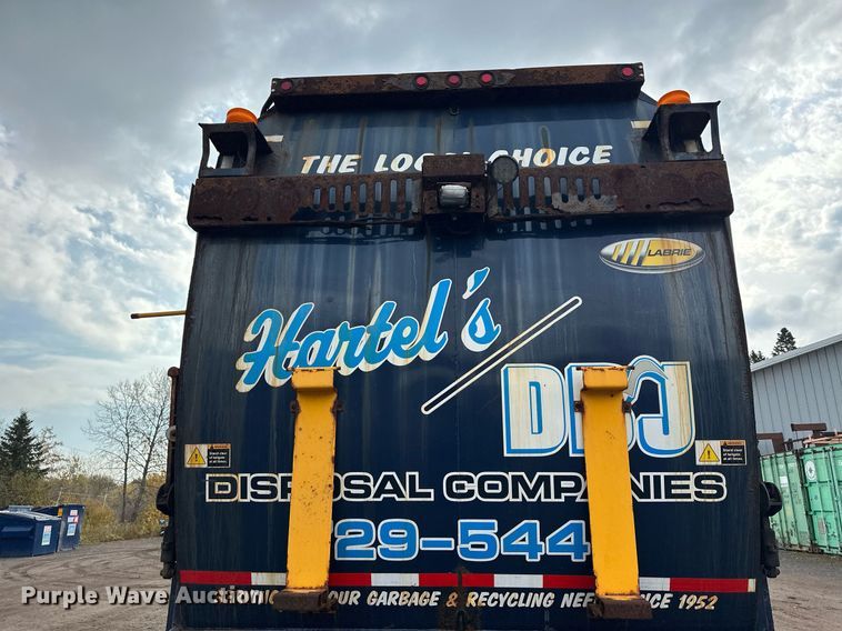 image for item MQ9519 2007 International 4400  refuse truck