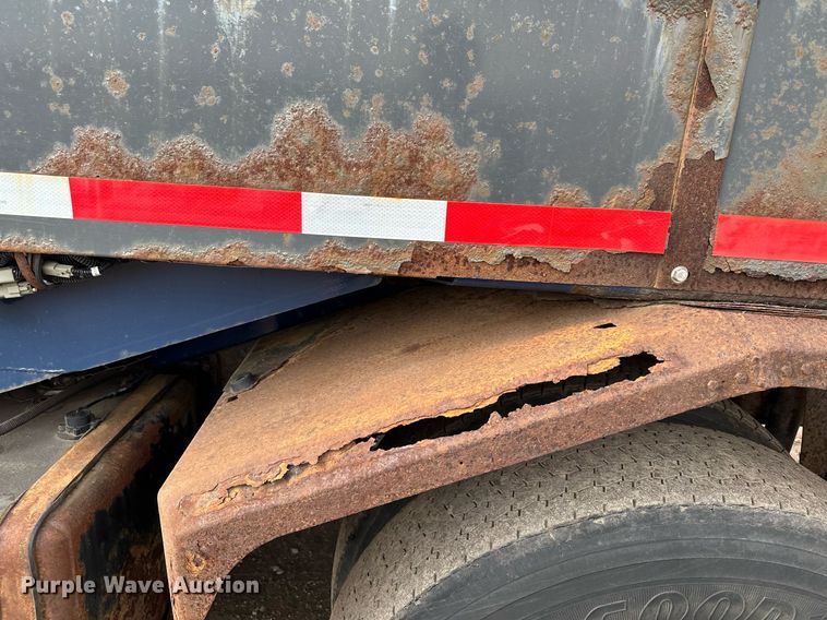 image for item MQ9519 2007 International 4400  refuse truck