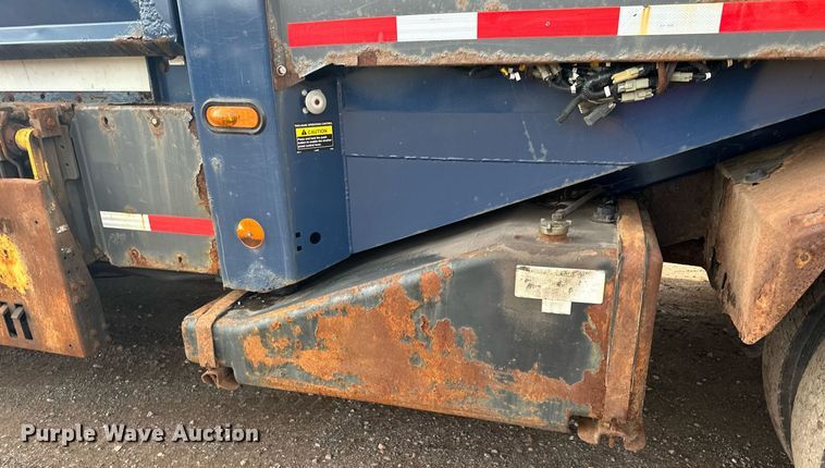 image for item MQ9519 2007 International 4400  refuse truck