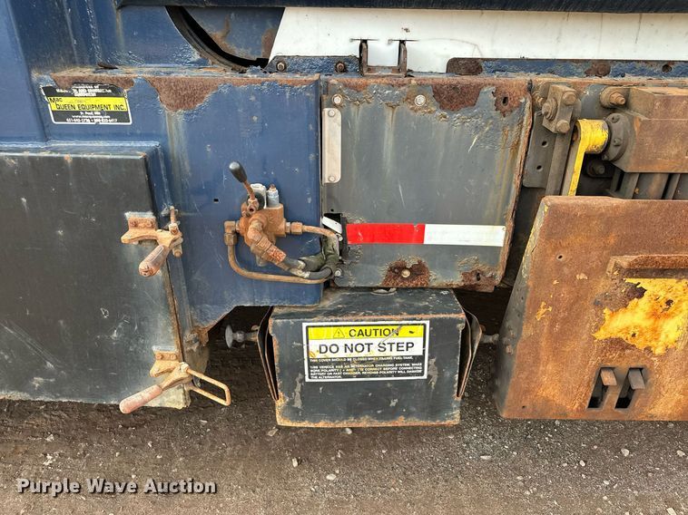 image for item MQ9519 2007 International 4400  refuse truck