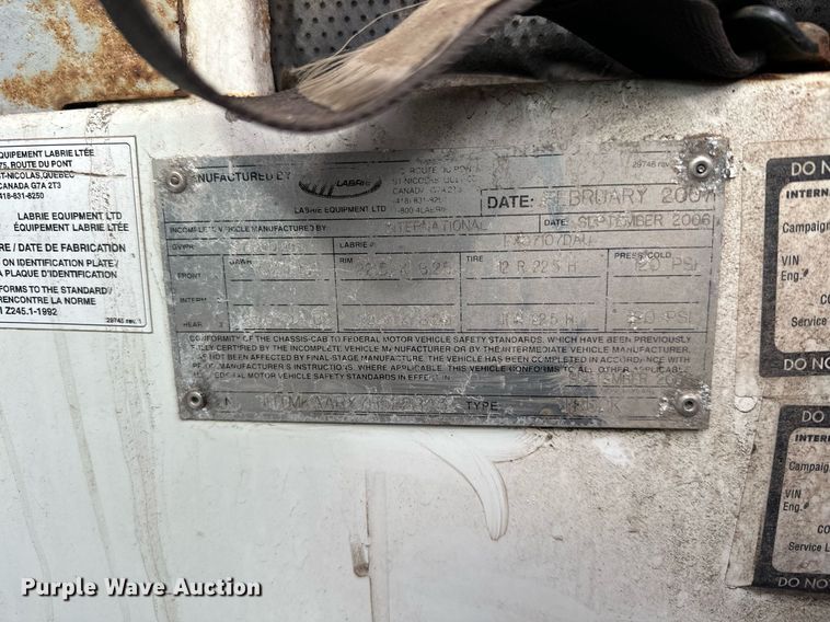 image for item MQ9519 2007 International 4400  refuse truck