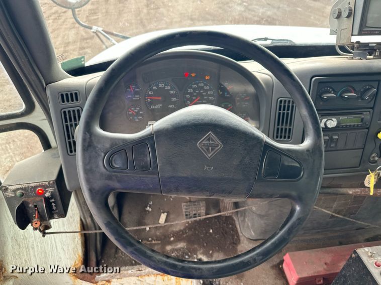 image for item MQ9519 2007 International 4400  refuse truck