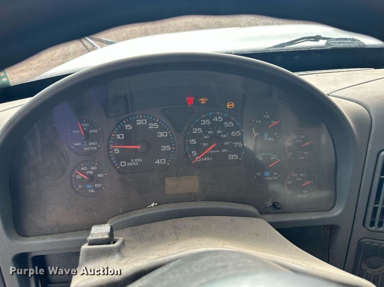 image for item MQ9519 2007 International 4400  refuse truck