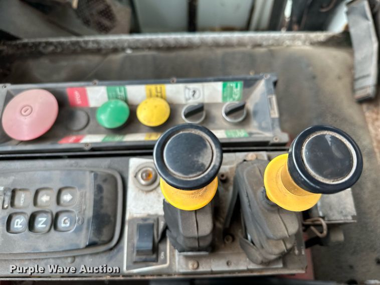 image for item MQ9519 2007 International 4400  refuse truck