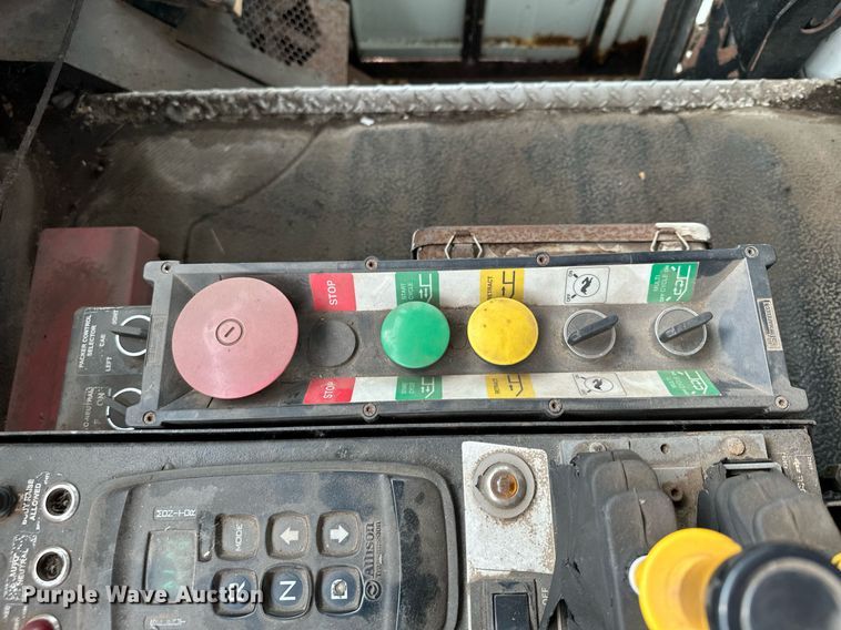 image for item MQ9519 2007 International 4400  refuse truck