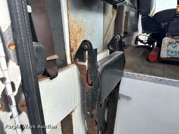 image for item MQ9519 2007 International 4400  refuse truck