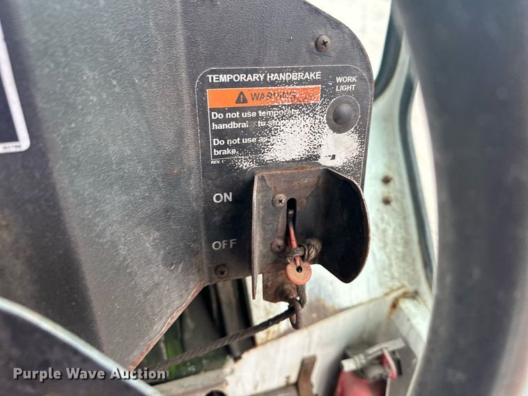 image for item MQ9519 2007 International 4400  refuse truck