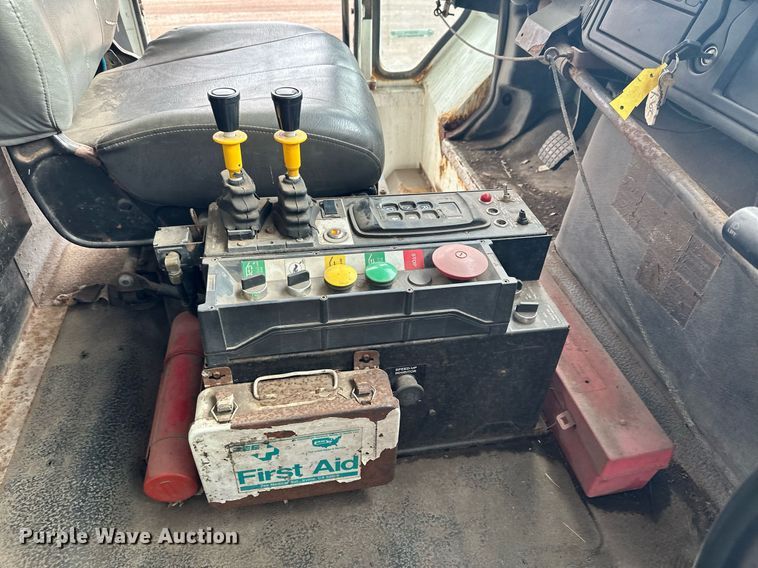 image for item MQ9519 2007 International 4400  refuse truck