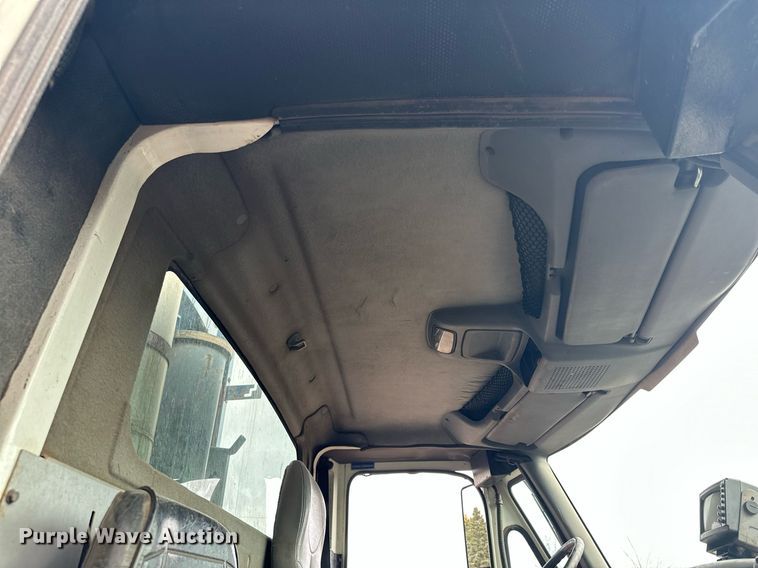 image for item MQ9519 2007 International 4400  refuse truck