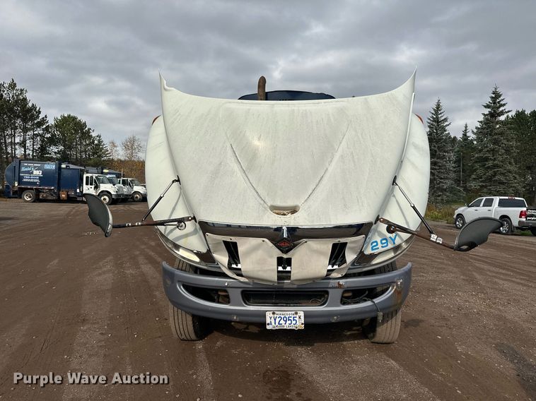 image for item MQ9519 2007 International 4400  refuse truck