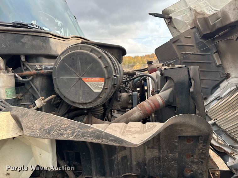 image for item MQ9519 2007 International 4400  refuse truck