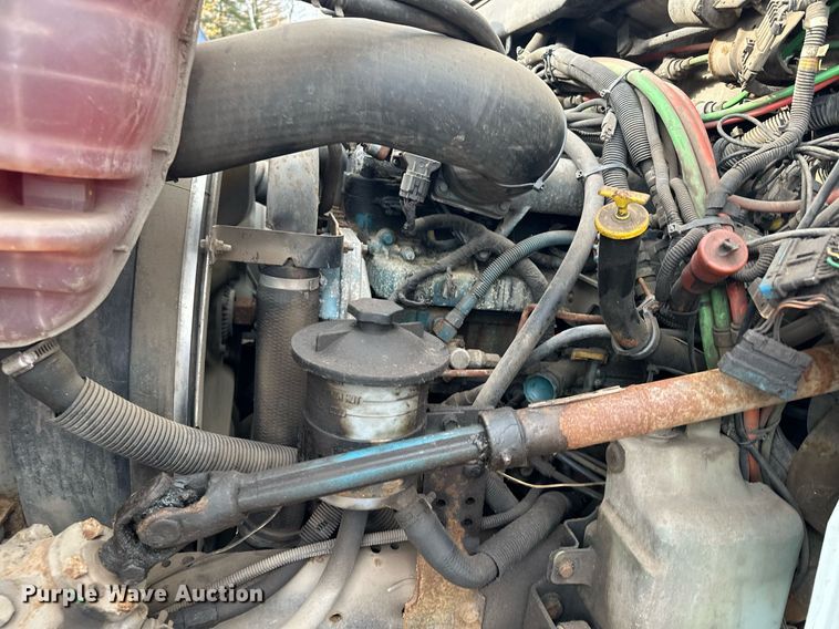 image for item MQ9519 2007 International 4400  refuse truck