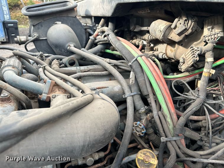 image for item MQ9519 2007 International 4400  refuse truck