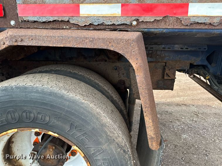 image for item MQ9519 2007 International 4400  refuse truck