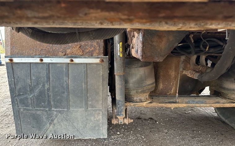 image for item MQ9519 2007 International 4400  refuse truck