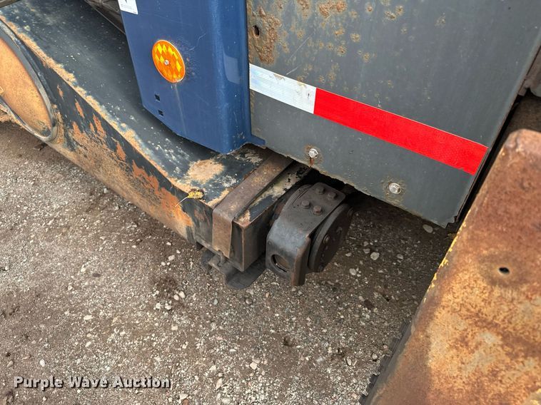 image for item MQ9519 2007 International 4400  refuse truck