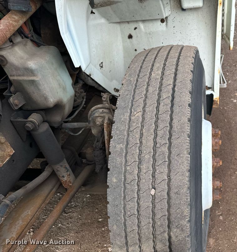 image for item MQ9519 2007 International 4400  refuse truck