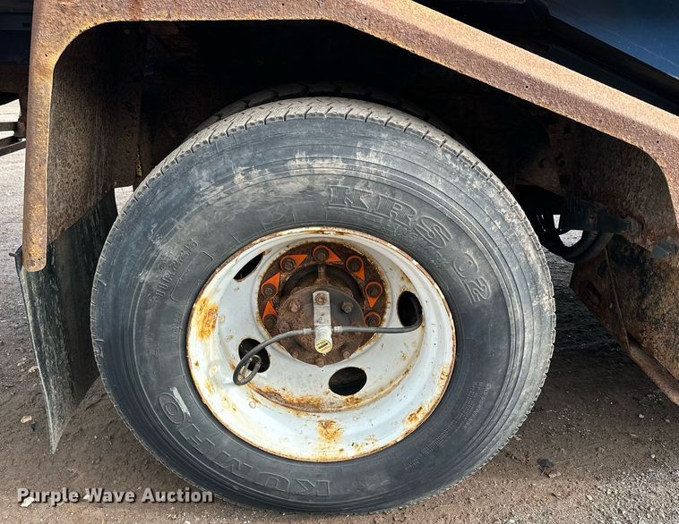 image for item MQ9519 2007 International 4400  refuse truck