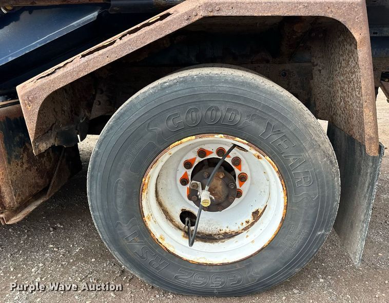 image for item MQ9519 2007 International 4400  refuse truck