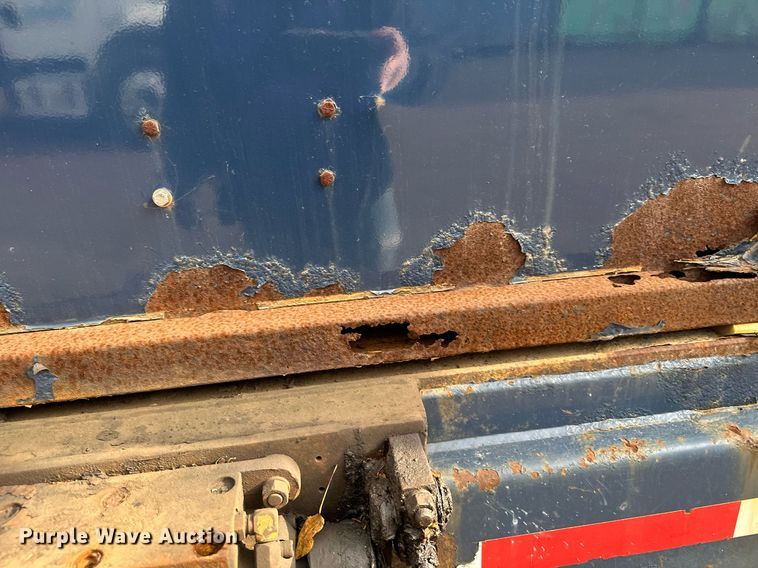 image for item MQ9520 2006 International 7400  refuse truck