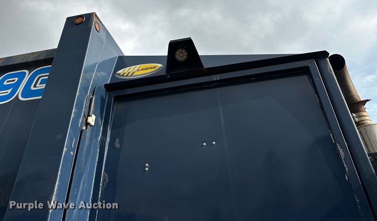 image for item MQ9520 2006 International 7400  refuse truck