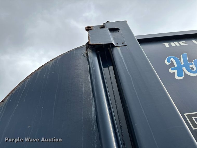 image for item MQ9520 2006 International 7400  refuse truck