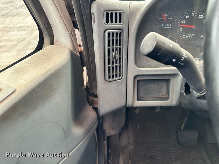 image for item MQ9520 2006 International 7400  refuse truck