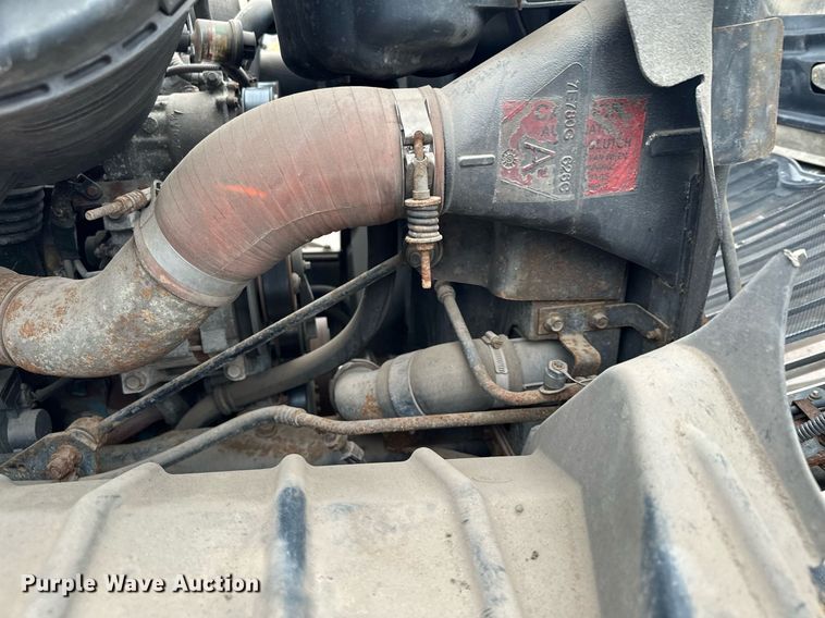 image for item MQ9520 2006 International 7400  refuse truck