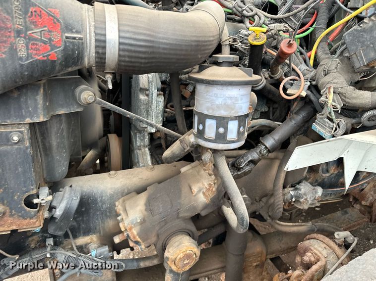 image for item MQ9520 2006 International 7400  refuse truck