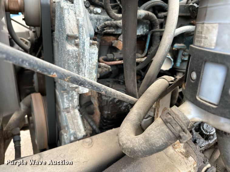 image for item MQ9520 2006 International 7400  refuse truck